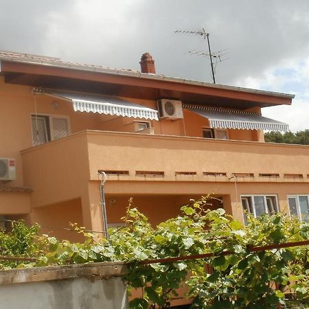 Apartments And Rooms Nediljko بيبينيا المظهر الخارجي الصورة