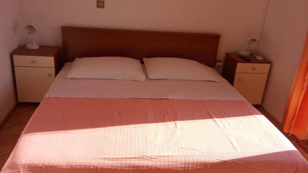 Apartments And Rooms Nediljko بيبينيا المظهر الخارجي الصورة