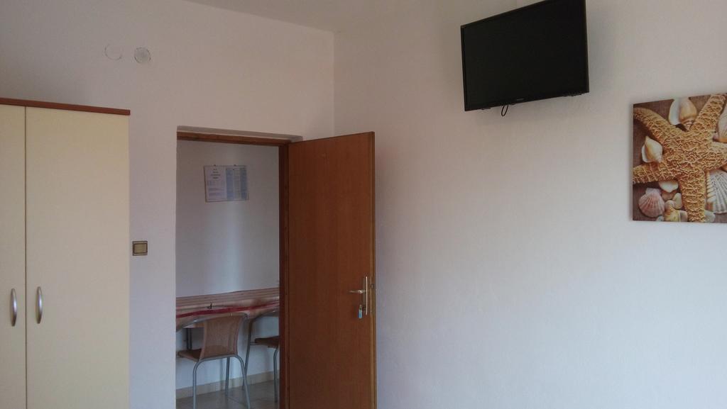 Apartments And Rooms Nediljko بيبينيا المظهر الخارجي الصورة