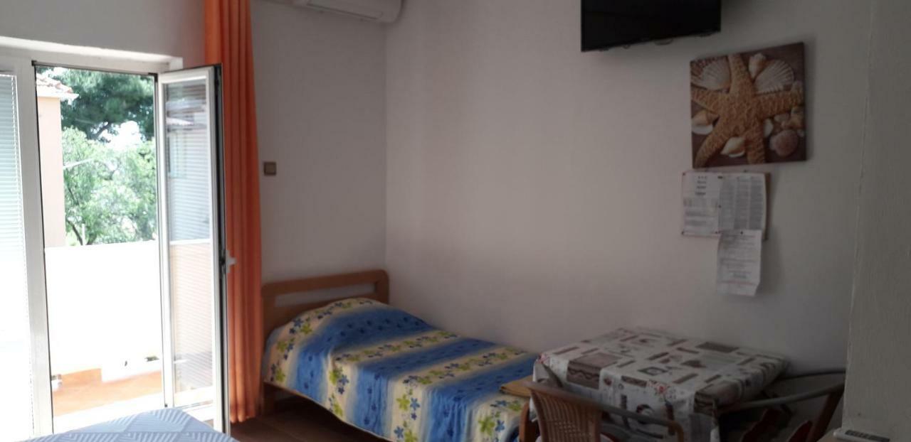 Apartments And Rooms Nediljko بيبينيا المظهر الخارجي الصورة