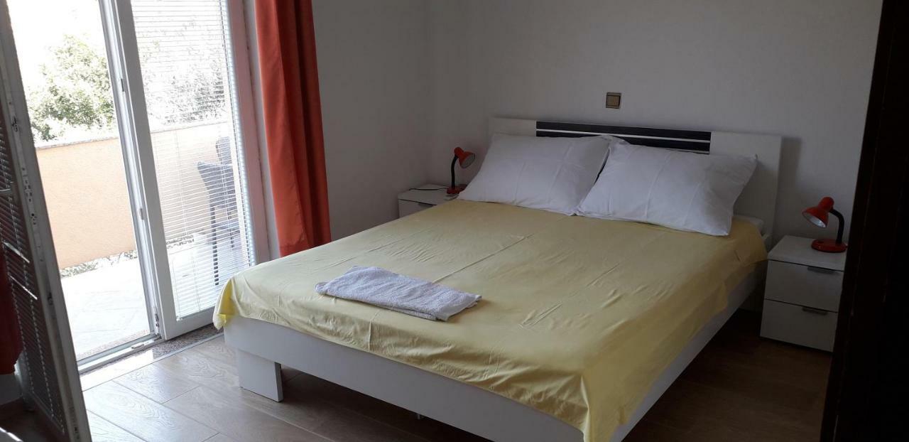 Apartments And Rooms Nediljko بيبينيا المظهر الخارجي الصورة