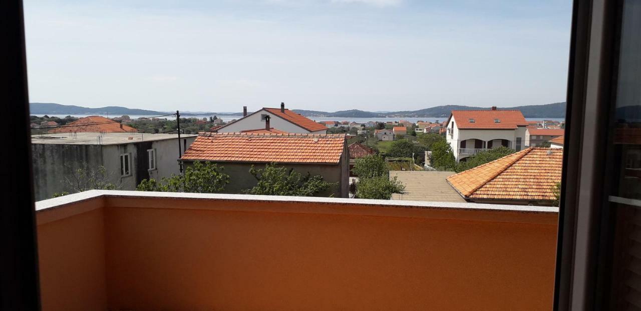 Apartments And Rooms Nediljko بيبينيا المظهر الخارجي الصورة